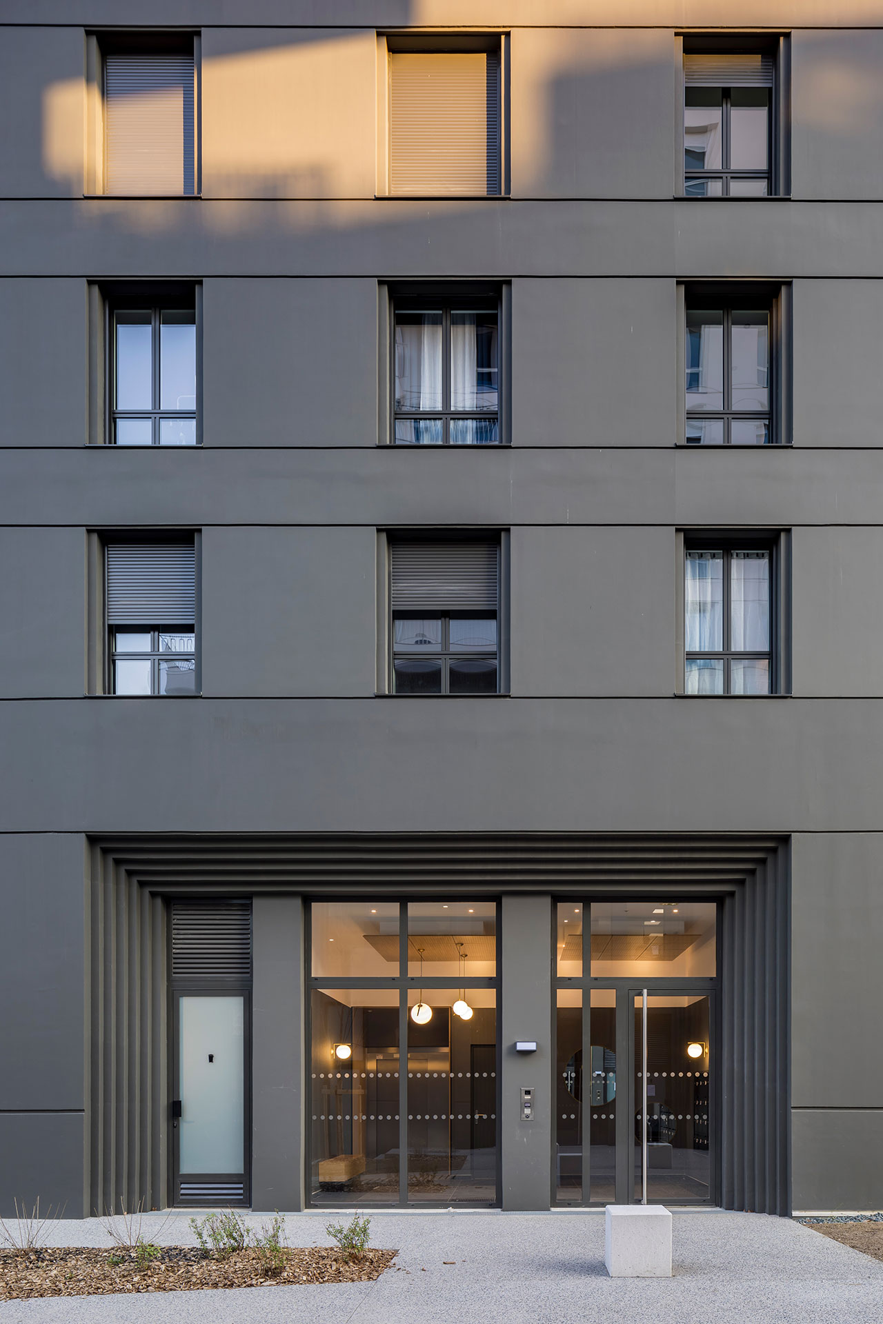 147 LOGEMENTS, COMMERCES ET BUREAUX, VILLEURBANNE-12