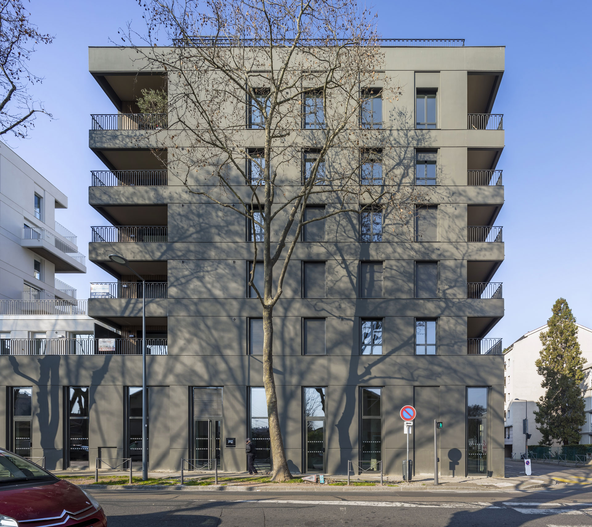 147 LOGEMENTS, COMMERCES ET BUREAUX, VILLEURBANNE-9