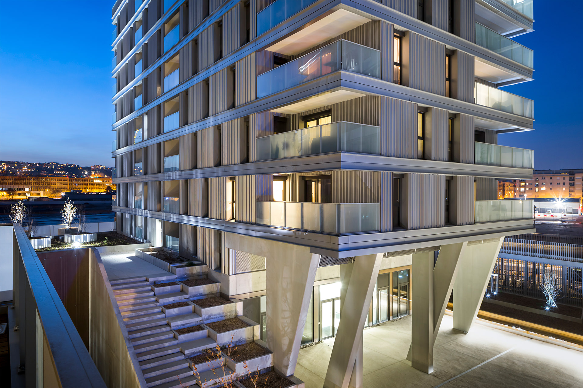 207 LOGEMENTS, LES GIRONDINS, LYON-8