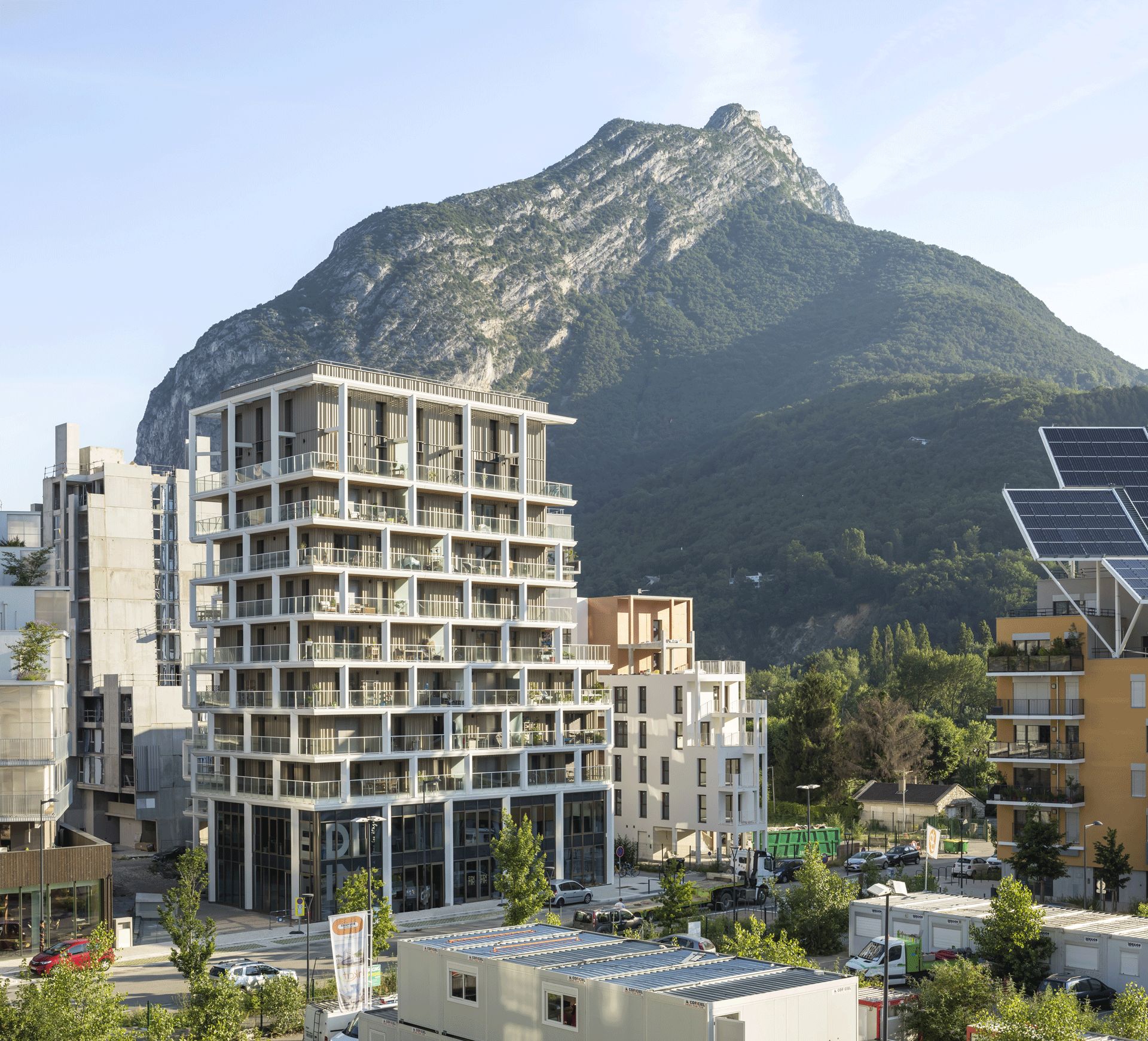 IMMEUBLE PASSIF, 44 LOGEMENTS ET BUREAUX, GRENOBLE-5
